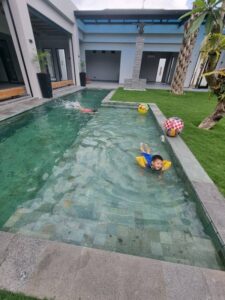 Project Kolam Renang Mr Berry Solo